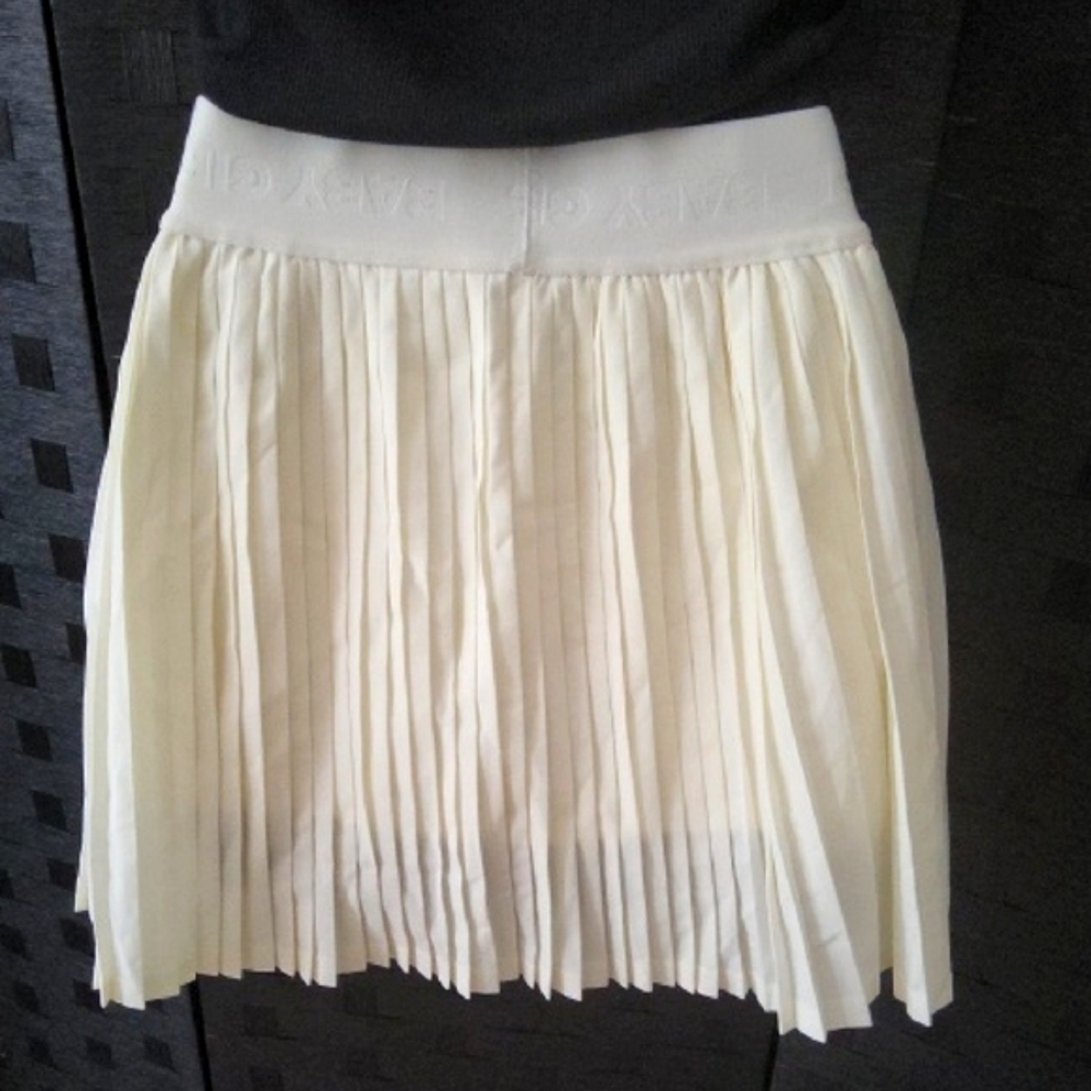 Chic Cream Skater Skirt - Picture 4 of 4